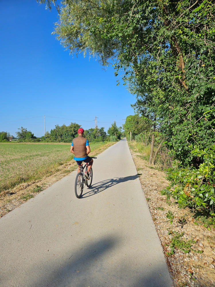 Ciclovia del Trammino between Pisa and Marina di Pisa