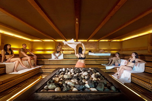 The beauty of Heat & Humidity: Enjoying a Sauna