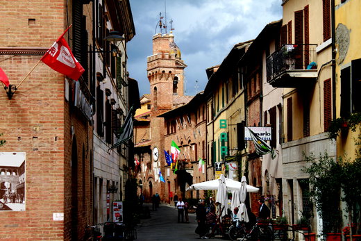 Visit Buonconvento in the Crete Senesi