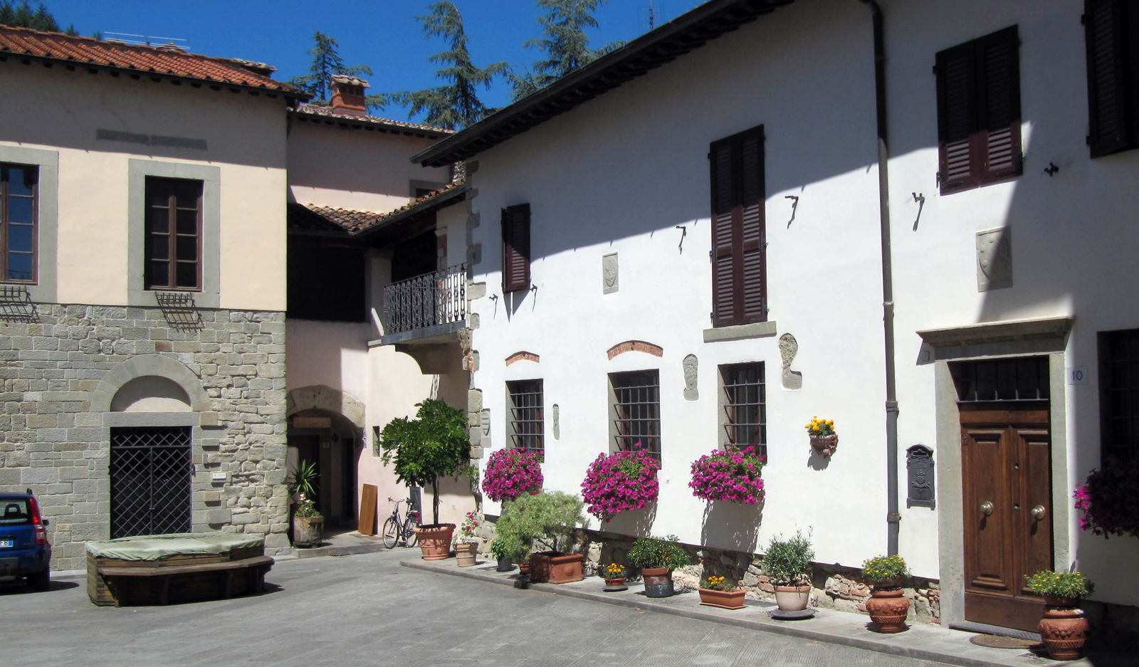 Pratovecchio piazza in Casentino valley