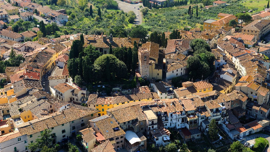 What is there to see in Villa Medici in Cerreto Guidi