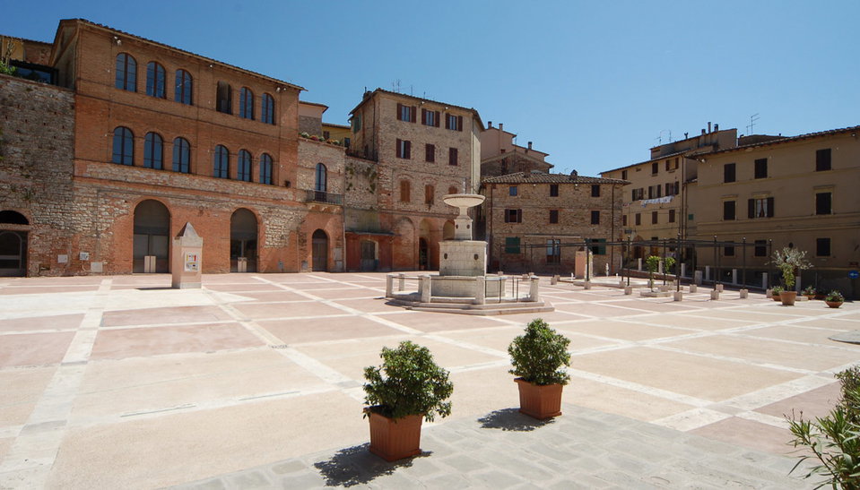 Visit Castelnuovo Berardenga and Villas, Gardens & Vineyards