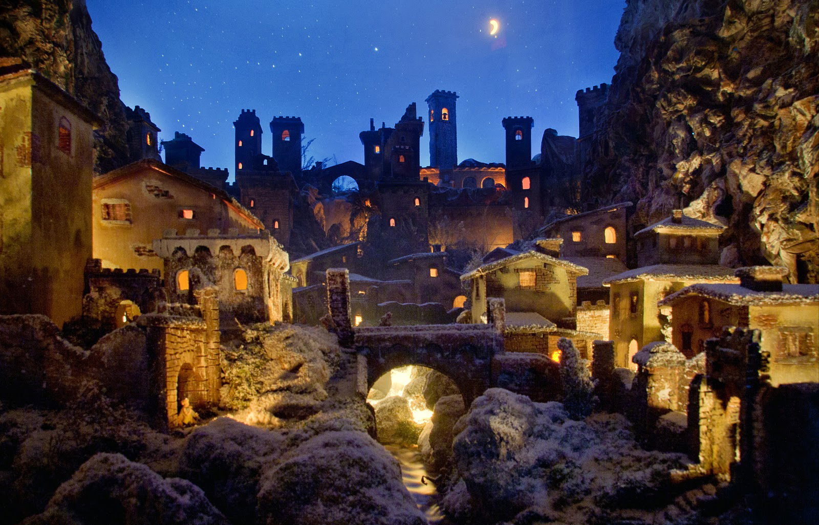 Handmade presepe in Tuscany