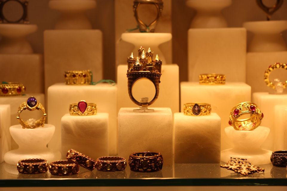 Fine Italian gold jewelry made in Florence