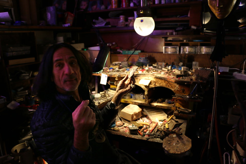 Florence's long tradition of gold-smithing: Alessandro Dari and his fine art
