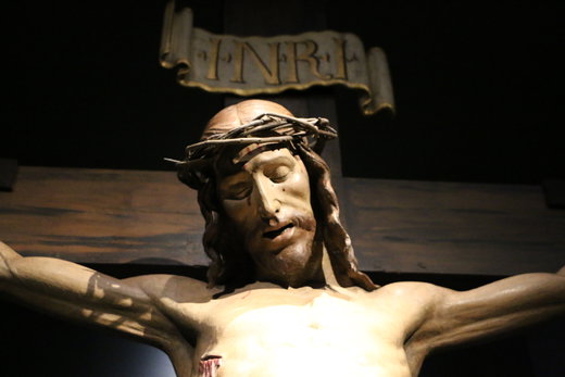 Explore 15th century wooden sculpture in Florence