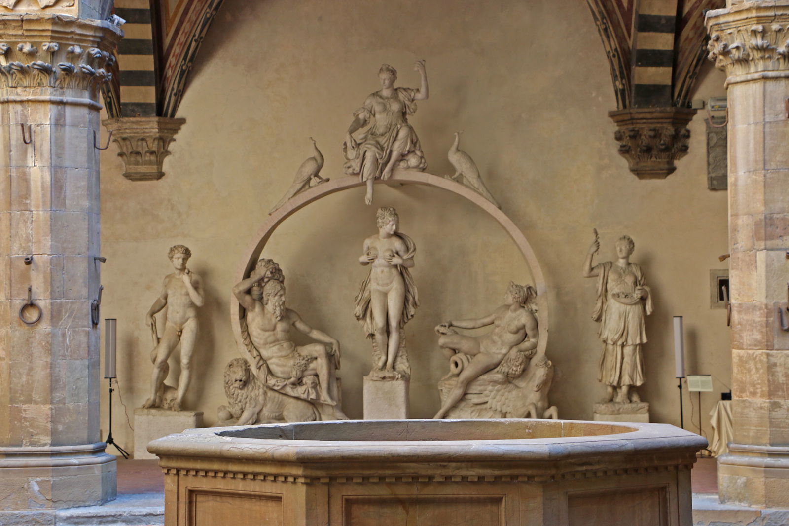 ammannati-fontana-sala-grande.