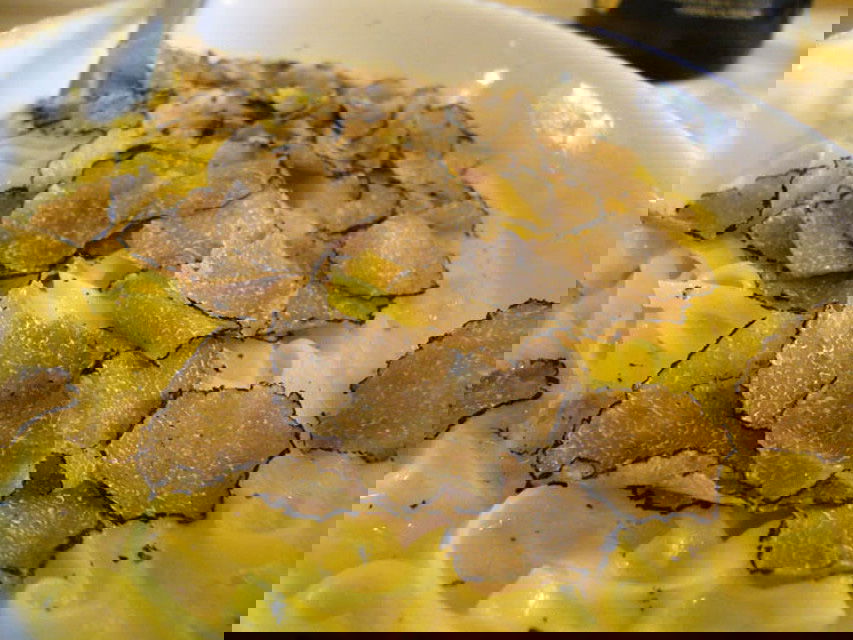 Pasta with truffles, what a prestigious delicacy!