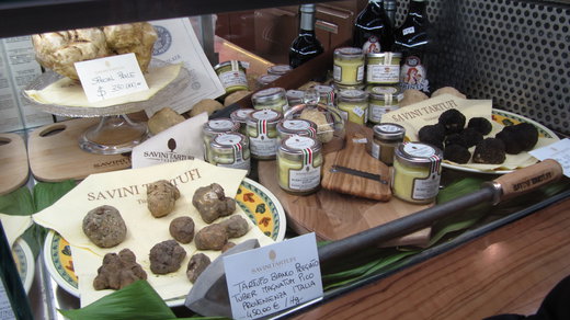 White and Black Truffles in Tuscany