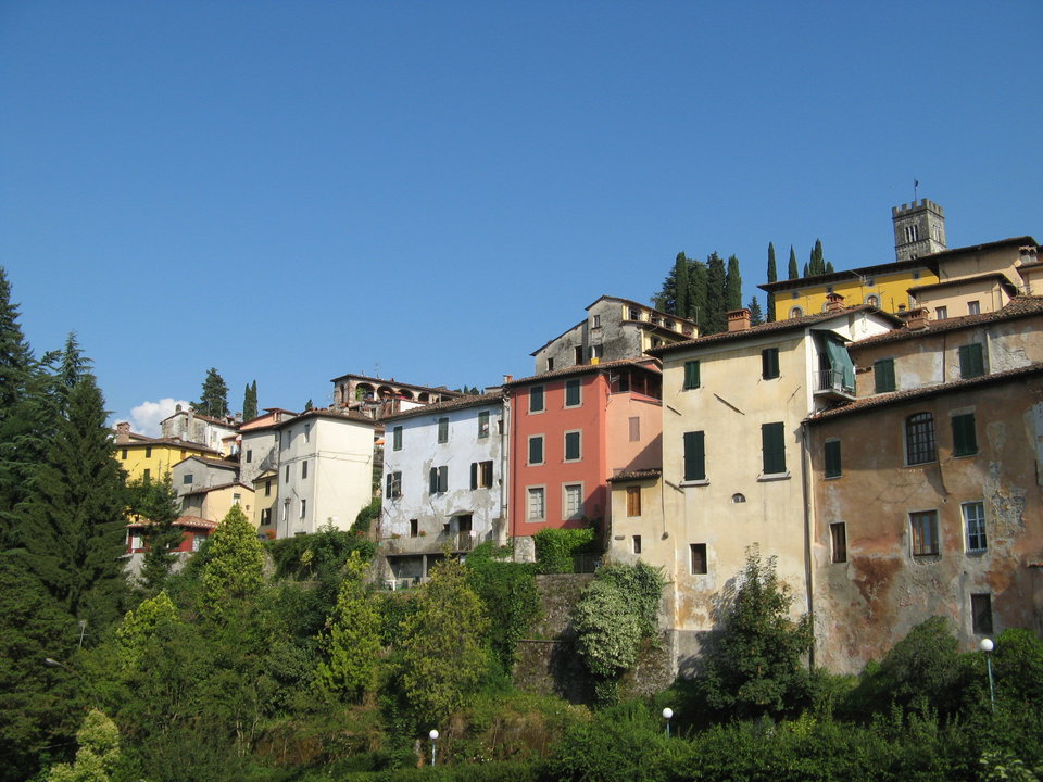 A Drive Through the Tuscan Mountains