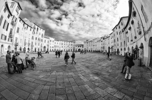 Find your accommodation in Lucca
