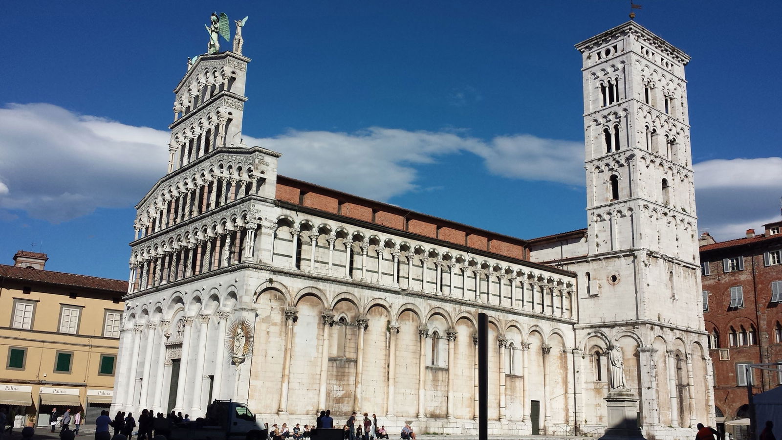 Lucca is a great town to visit, make it better with a tour of the city.