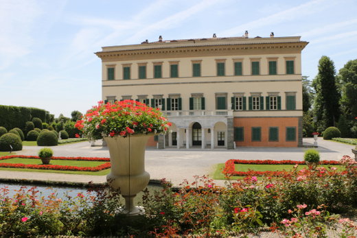 Historical Villas, Mansions & Gardens near Lucca