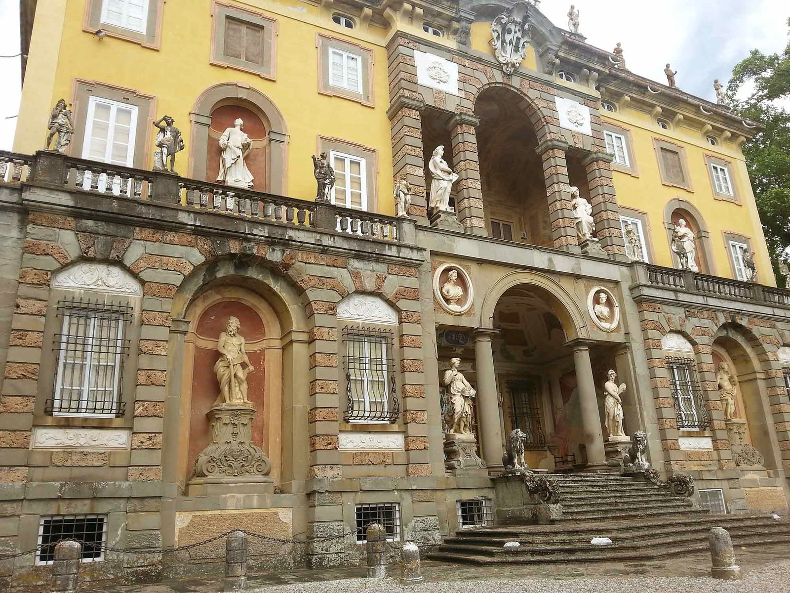 Villa Torriagiani, back entrance