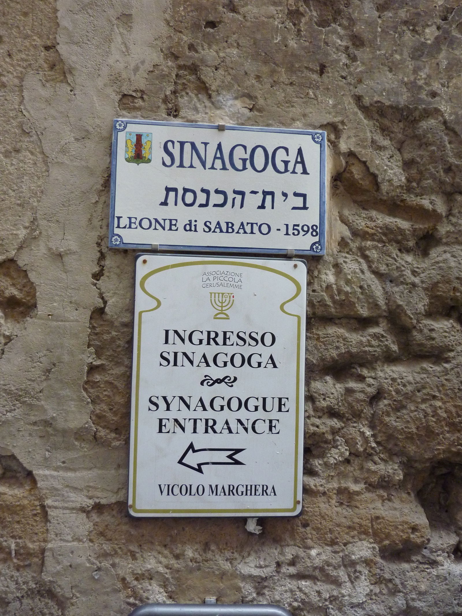 Visit Pitigliano in Tuscany: Wine, Scenery, Etruscans & Little Jerusalem