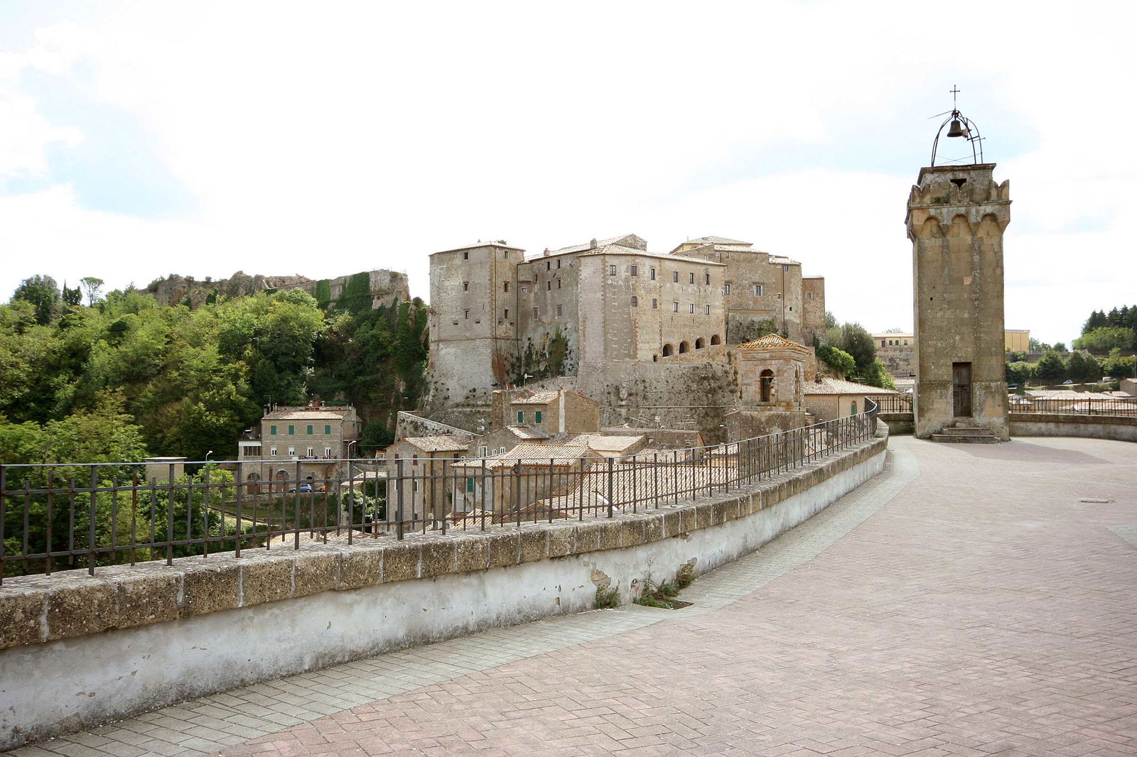 Sorano & the Masso Leopolino: Città del Tufo in the Maremma, southern Tuscany