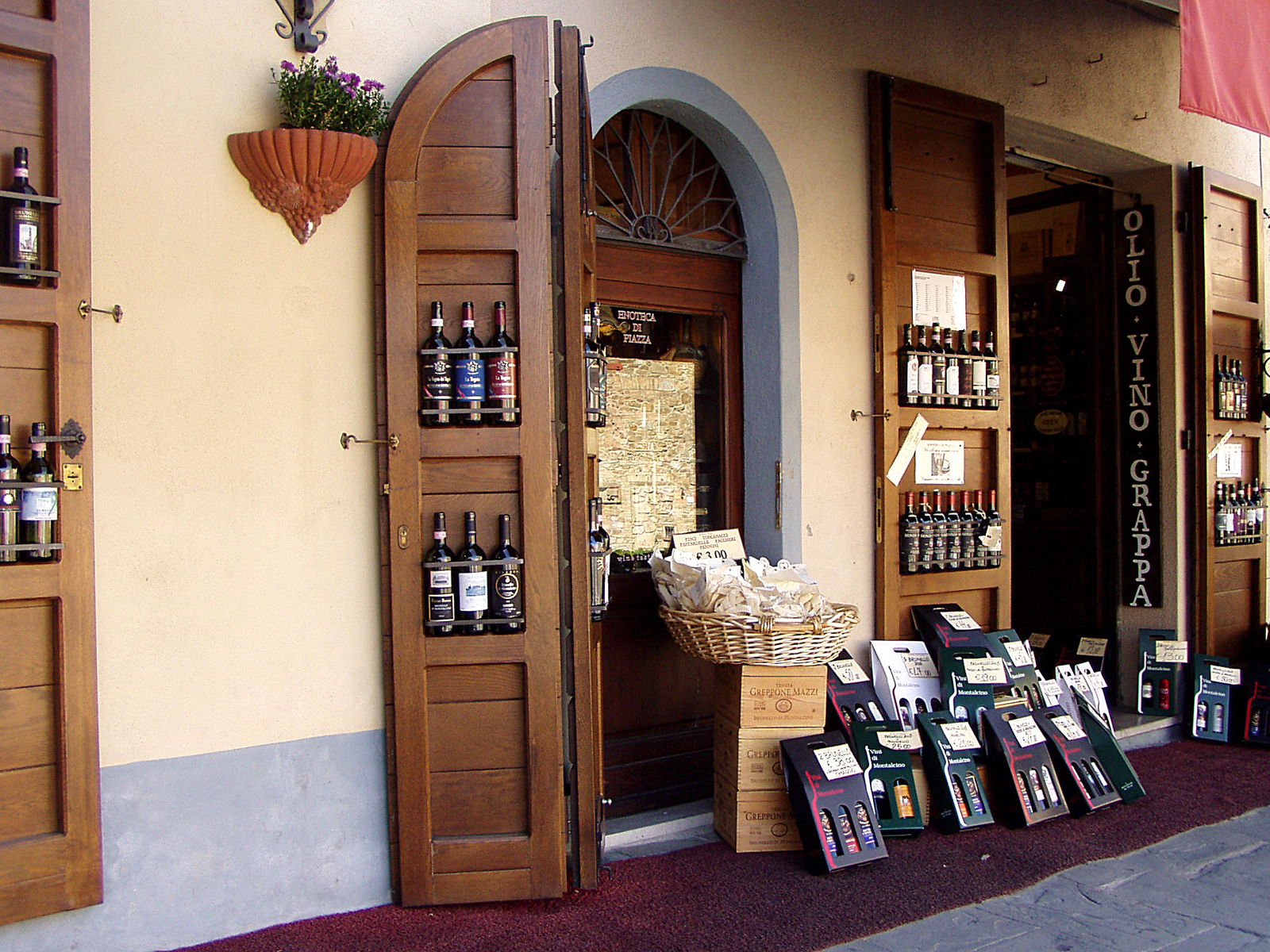Enoteca and Wine shops in Siena