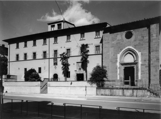 Discovering the Unusual in Pistoia