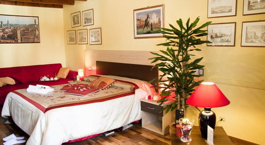 San Lorenzo Hotel - Stay in 5th Century Palazzo