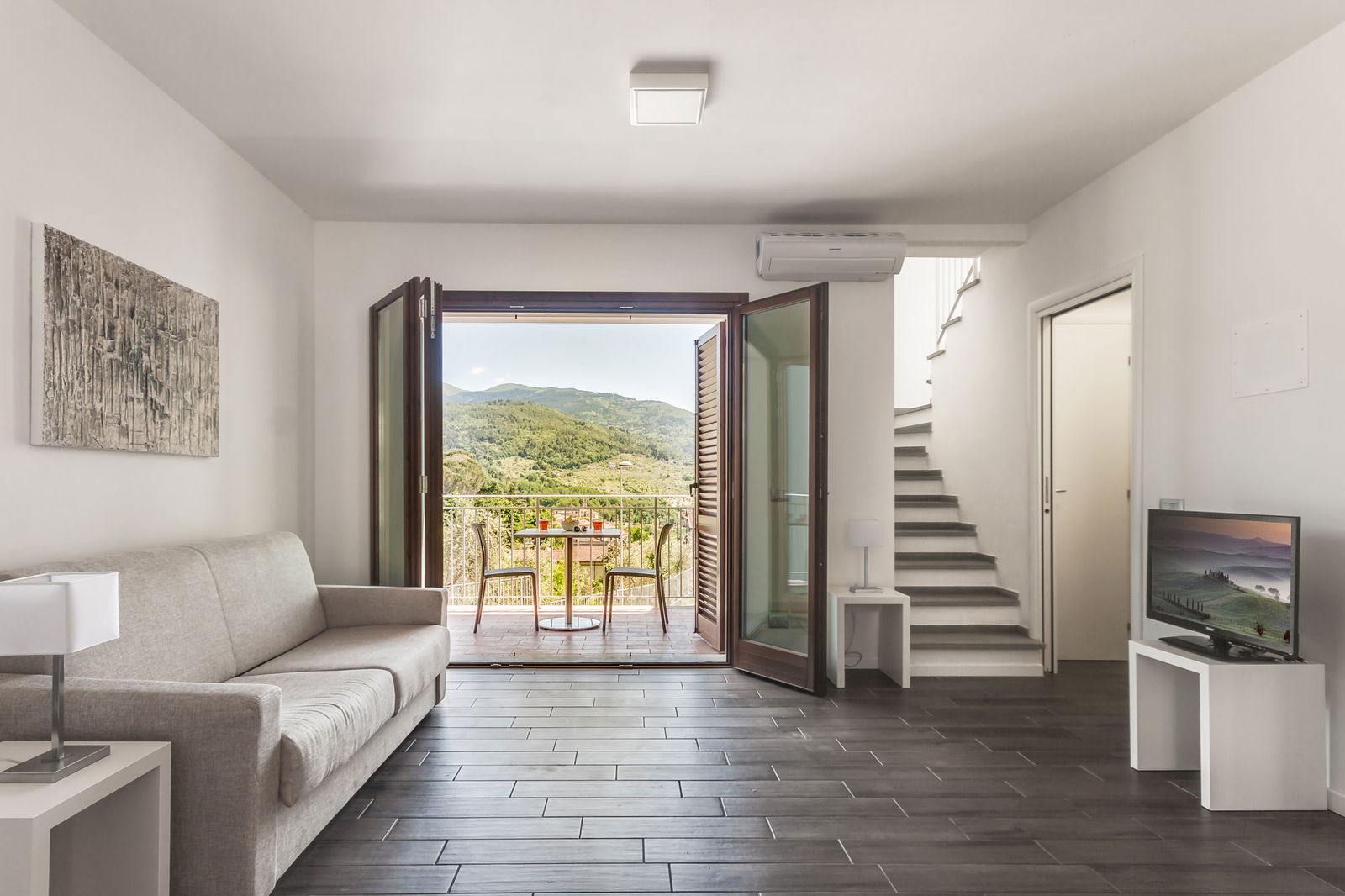 Apartments with panoramic terrace at Florence Hills Luxury Resort