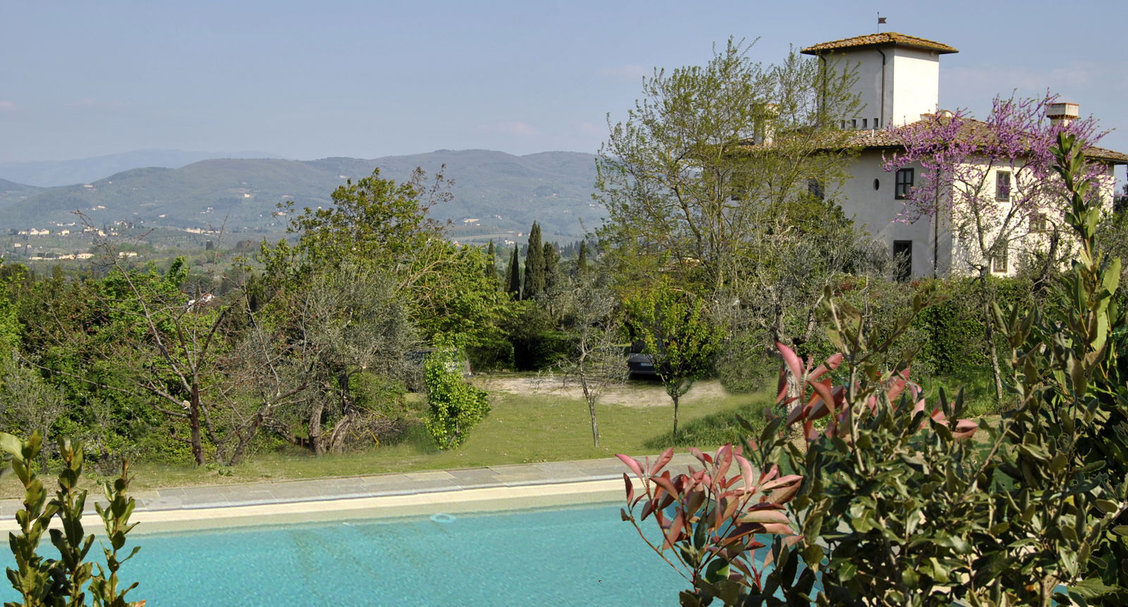 Private Tuscan villa rental with pool and great views