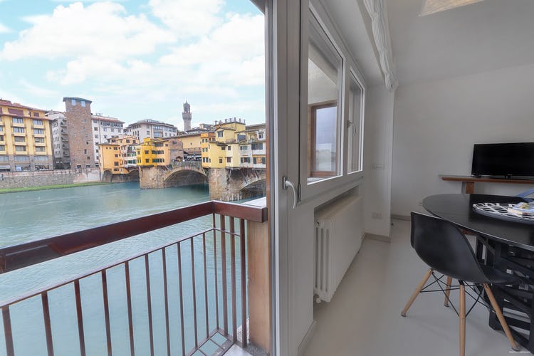 Old Bridge Apartments :: Top Ten Oltrarno Accommodations at Visit Florence