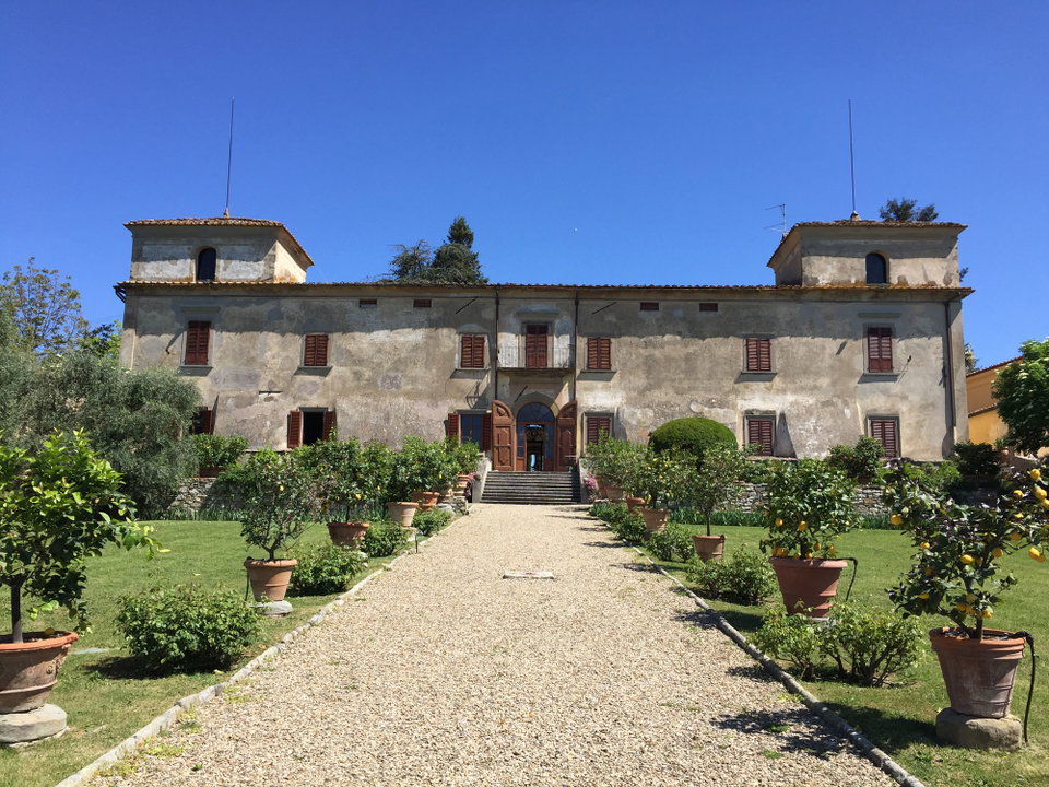 Villa Medicea di Lilliano: Elegant Residence Apartments with Stunning Views