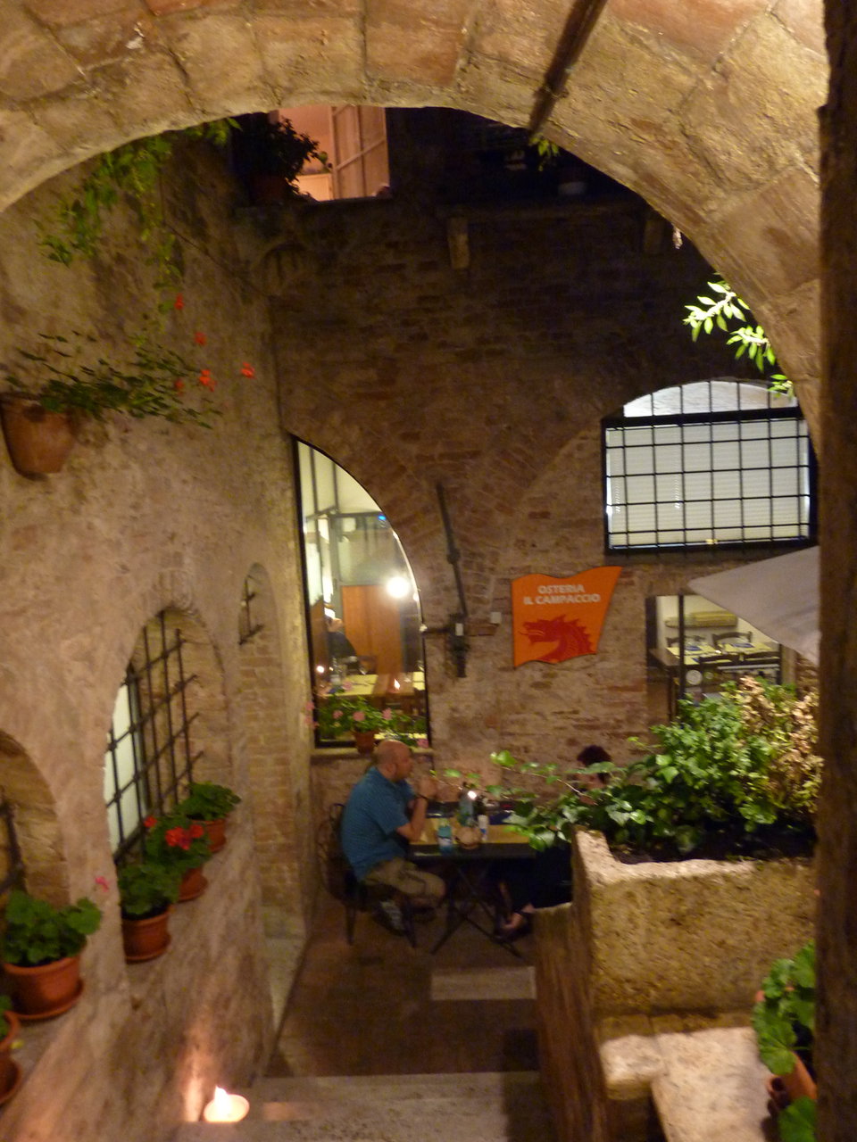 Eating out in Siena along Via Camollia