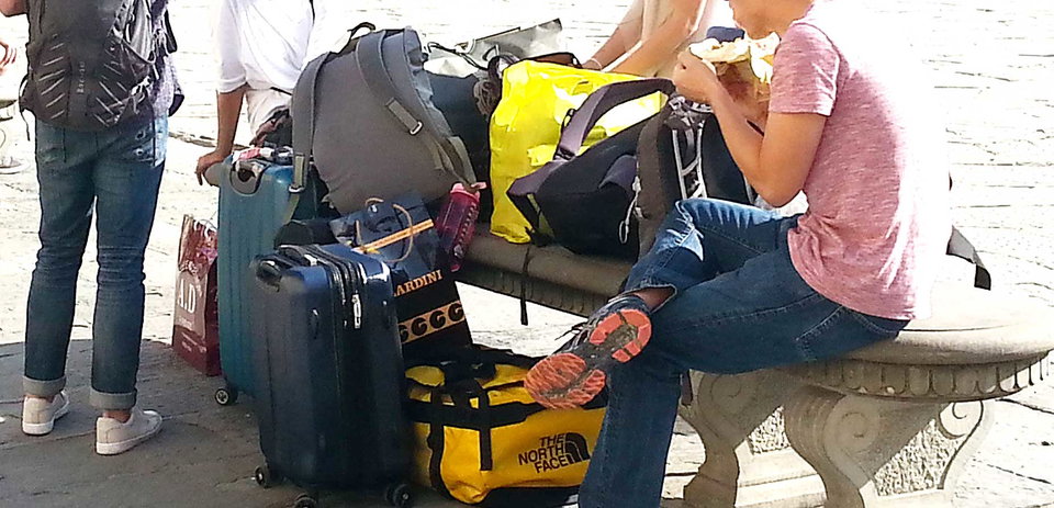 Stow Your Bags: Easy to Use Luggage Lockers in Florence