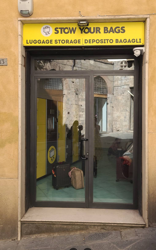 Stow Your Bags - Secure Luggage Lockers