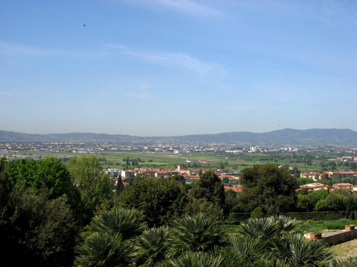 Flying in to Tuscany: main airports in Pisa and Florence