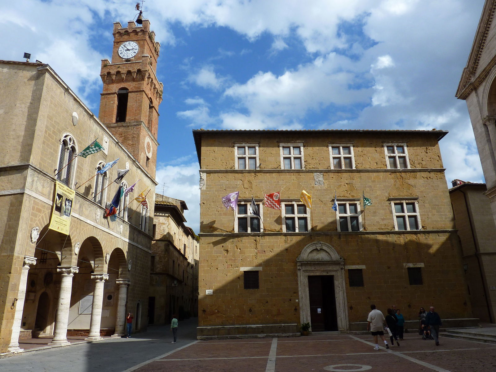 La piazza a Pienza nel Val d'Orcia nella Toscana