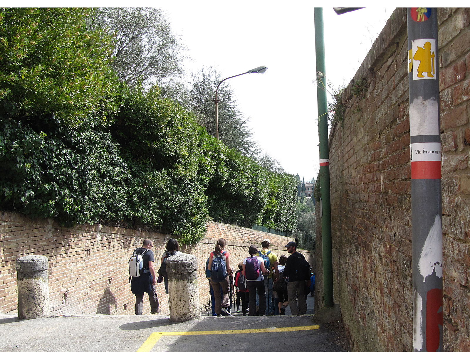 Turn right after Porta Romana in Siena for the via Francigena
